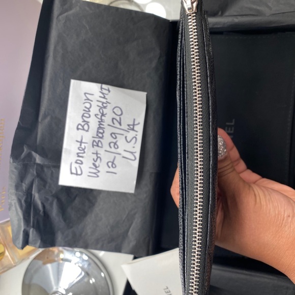 CHANEL zippy wallet BNIB- SOLD - Picture 3 of 8
